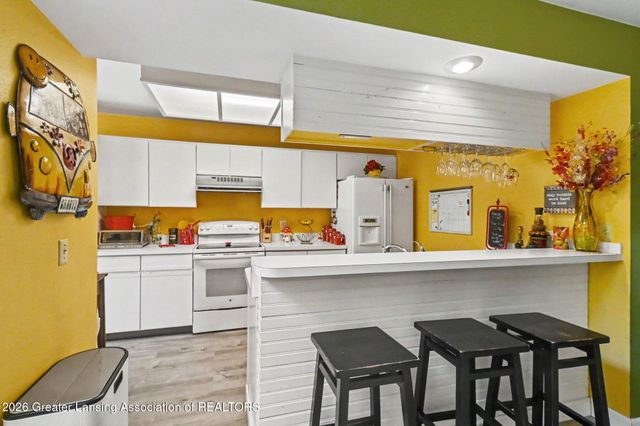 5634 Deville Court, East Lansing, MI 48823