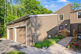 5634 Deville Court, East Lansing, MI 48823