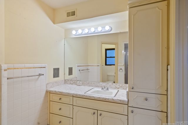 1438 Grey Oak, San Antonio, TX 78213