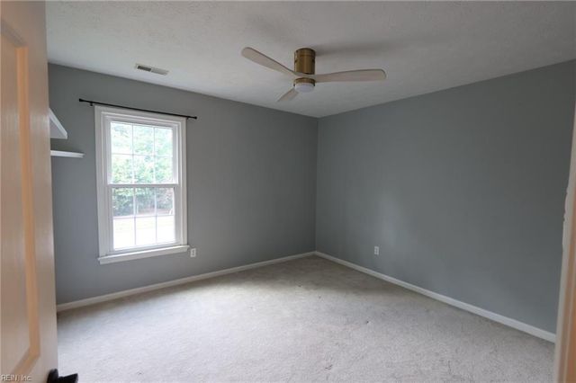 401 Rock Creek CT, Yorktown, VA 23693