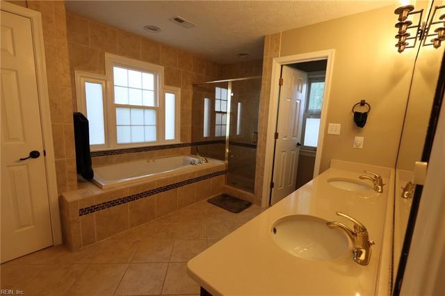 401 Rock Creek CT, Yorktown, VA 23693