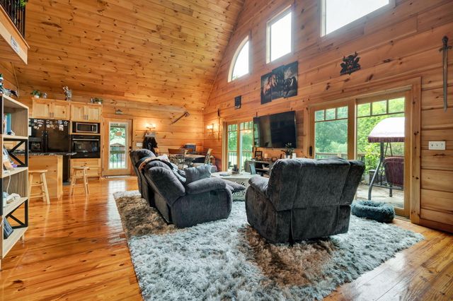 1751 County Road 50, Riceville, TN 37370