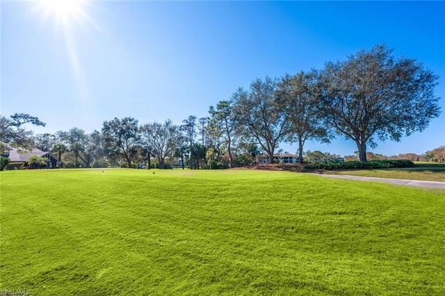 20 Water Oaks Way # 10, Naples, FL 34105