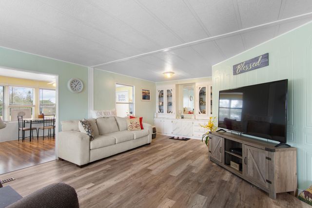 452 NE Pinelake Village Boulevard, Jensen Beach, FL 34957