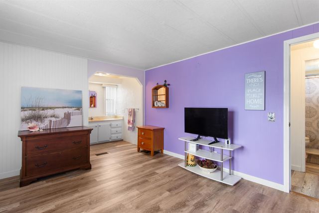 452 NE Pinelake Village Boulevard, Jensen Beach, FL 34957