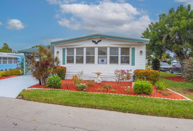 452 NE Pinelake Village Boulevard, Jensen Beach, FL 34957