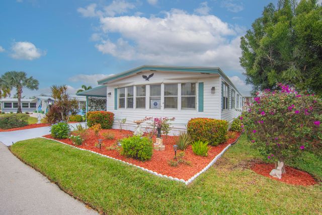 452 NE Pinelake Village Boulevard, Jensen Beach, FL 34957