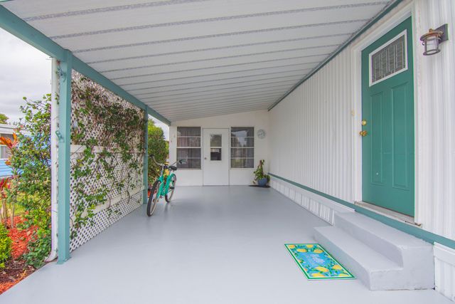 452 NE Pinelake Village Boulevard, Jensen Beach, FL 34957