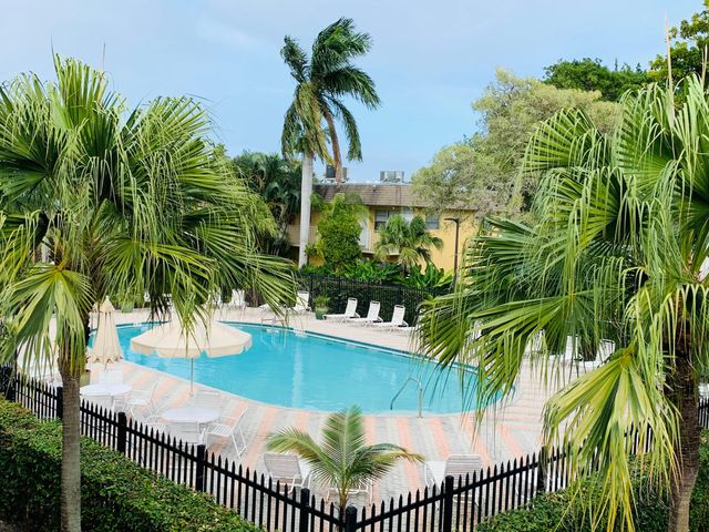 5156 NE 6th Avenue 203, Oakland Park, FL 33334