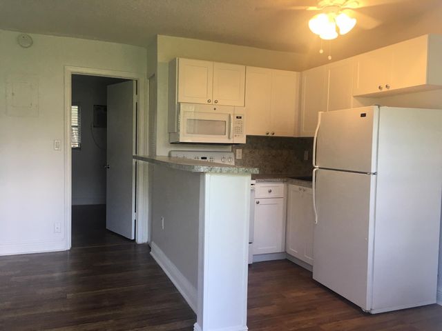 5156 NE 6th Avenue 203, Oakland Park, FL 33334