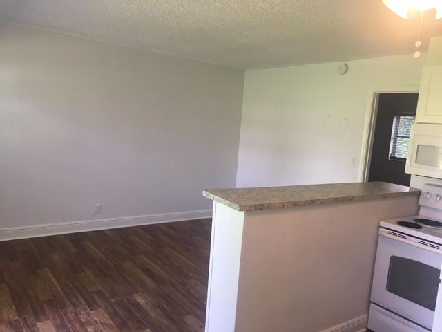 5156 NE 6th Avenue 203, Oakland Park, FL 33334