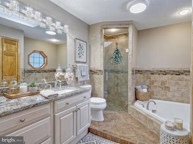141 LAKE MEADE DR, East Berlin, PA 17316