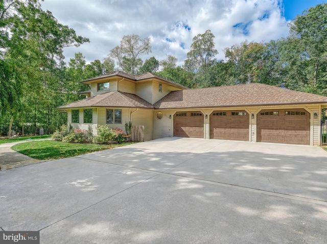 141 LAKE MEADE DR, East Berlin, PA 17316