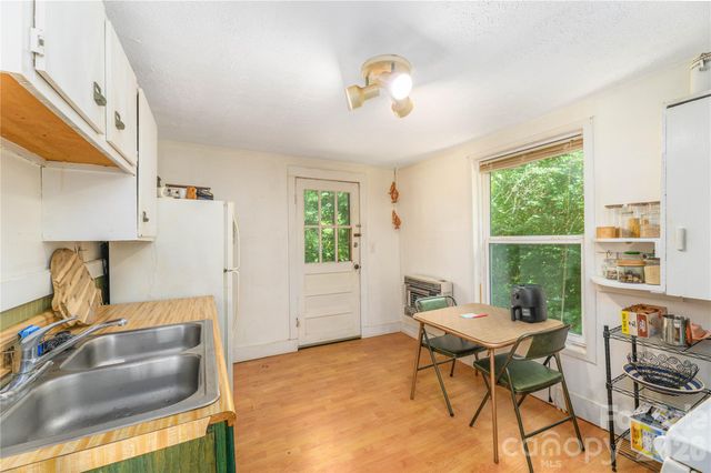 20 View Street, Woodfin, NC 28804