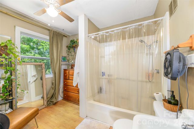20 View Street, Woodfin, NC 28804