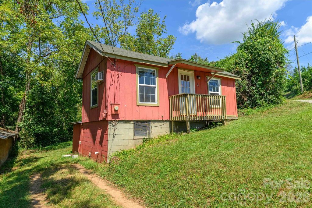 20 View Street, Woodfin, NC 28804