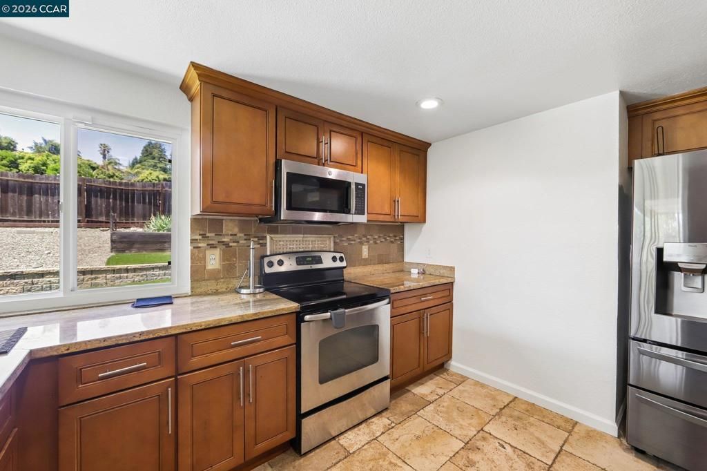 Image 14 of property listing at 148 Primrose Ln, Vallejo, CA 94591