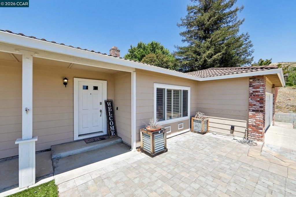 Image 3 of property listing at 148 Primrose Ln, Vallejo, CA 94591