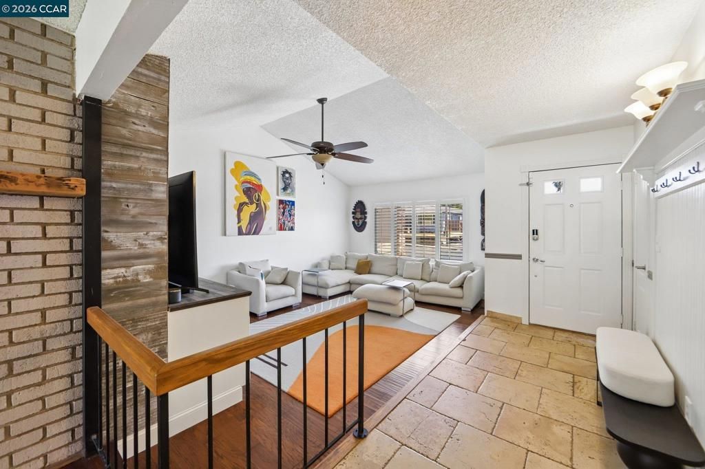 Image 7 of property listing at 148 Primrose Ln, Vallejo, CA 94591