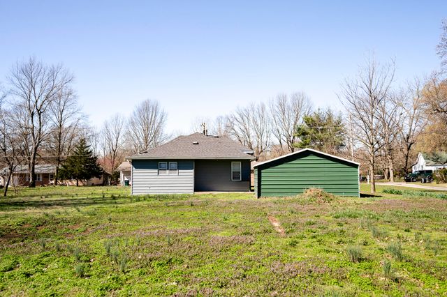 1407 4th Street, Monett, MO 65708