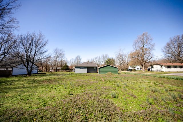 1407 4th Street, Monett, MO 65708