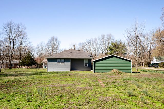1407 4th Street, Monett, MO 65708