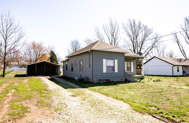 1407 4th Street, Monett, MO 65708