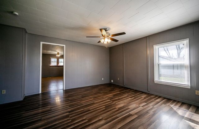 1407 4th Street, Monett, MO 65708