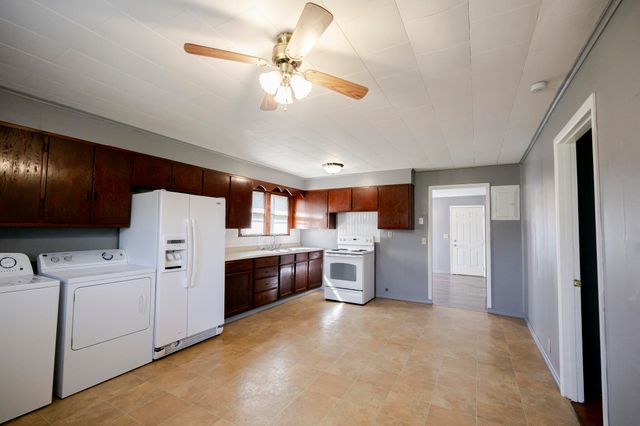 1407 4th Street, Monett, MO 65708