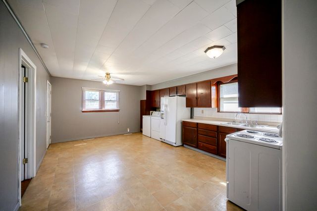 1407 4th Street, Monett, MO 65708