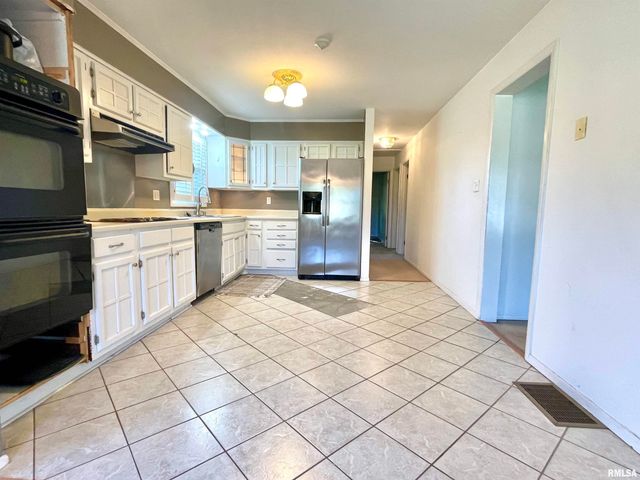 5121 S SIR LIONEL Court, Mapleton, IL 61547