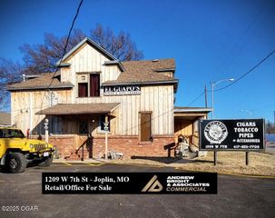 1209 W 7th Street, Joplin, MO 64801