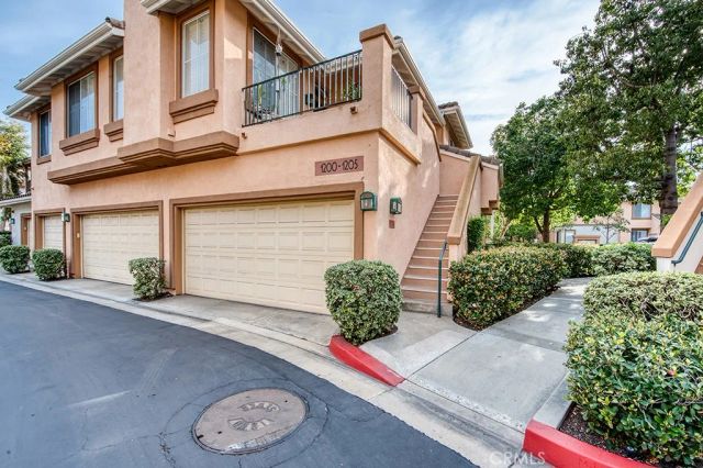 1204 Solvay Aisle, Irvine, CA 92606
