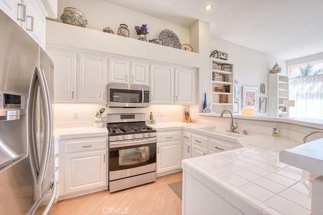 1204 Solvay Aisle, Irvine, CA 92606