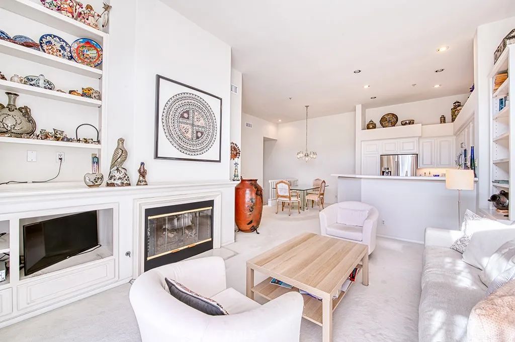 1204 Solvay Aisle, Irvine, CA 92606