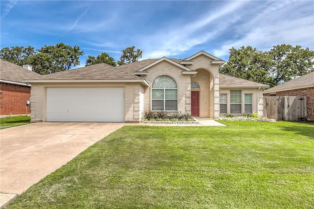 1117 Hidden Glade Drive, Mansfield, TX 76063
