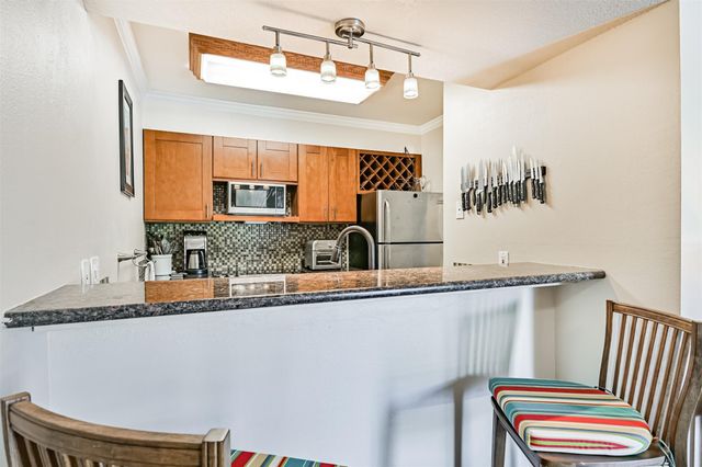 7060 N Holiday Drive, Galveston, TX 77550