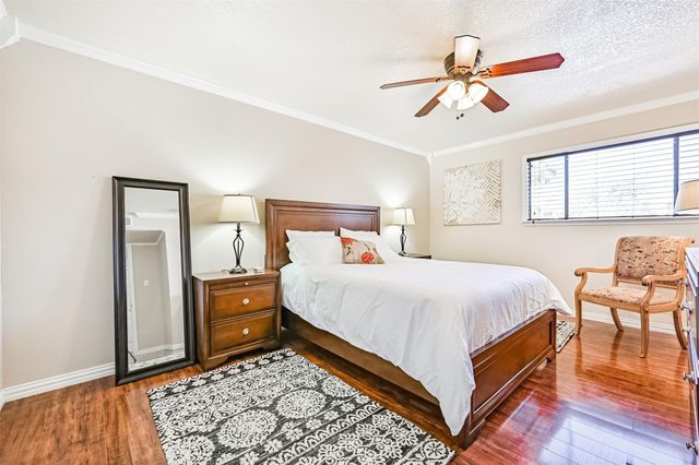 7060 N Holiday Drive, Galveston, TX 77550