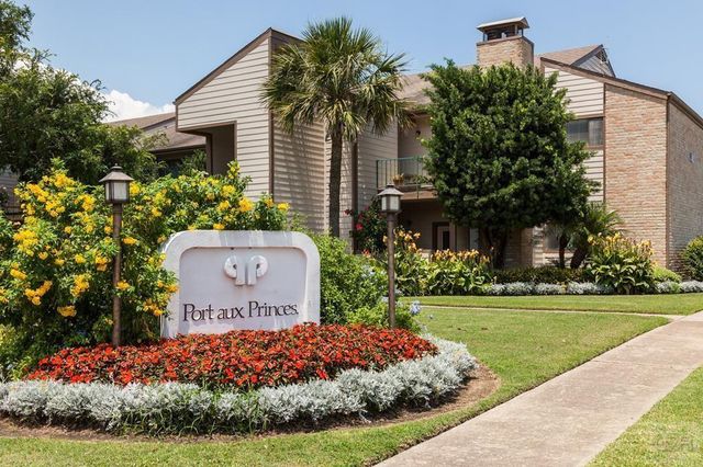 7060 N Holiday Drive, Galveston, TX 77550