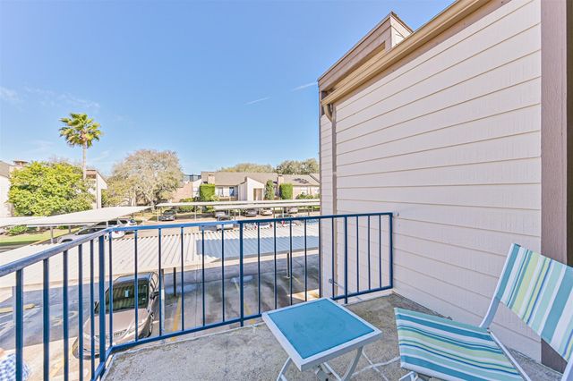 7060 N Holiday Drive, Galveston, TX 77550