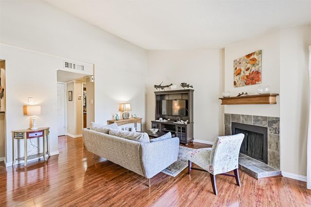 7060 N Holiday Drive, Galveston, TX 77550