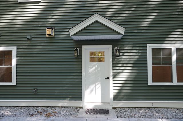 4 Mill Pond Rd B, Burlington, MA 01803