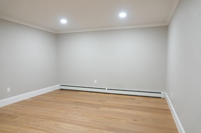 4 Mill Pond Rd B, Burlington, MA 01803