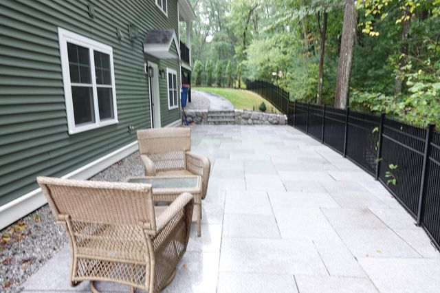 4 Mill Pond Rd B, Burlington, MA 01803