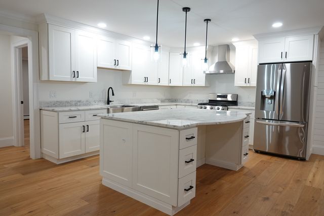 4 Mill Pond Rd B, Burlington, MA 01803