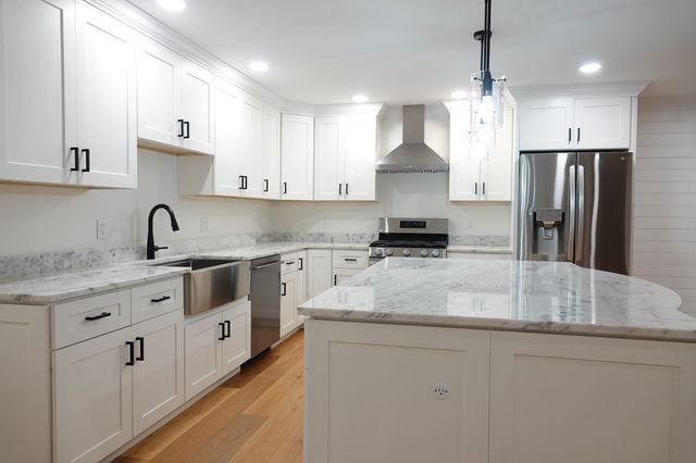 4 Mill Pond Rd B, Burlington, MA 01803