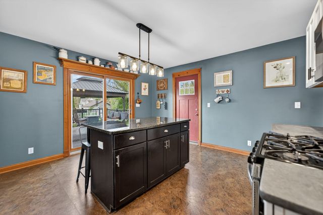 525 W HURLBUT Avenue, Belvidere, IL 61008