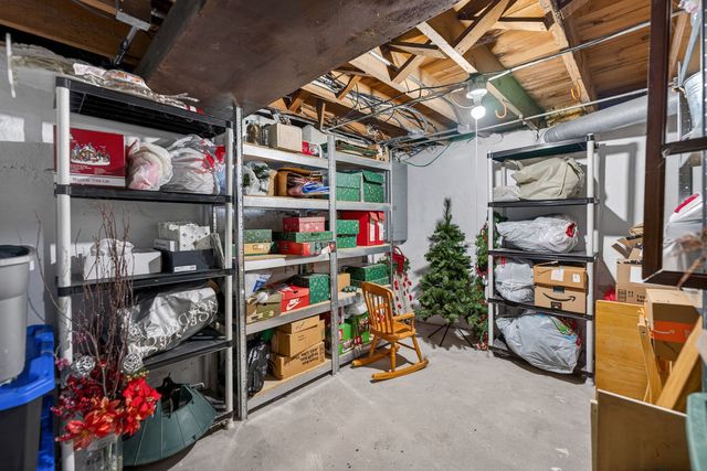 525 W HURLBUT Avenue, Belvidere, IL 61008