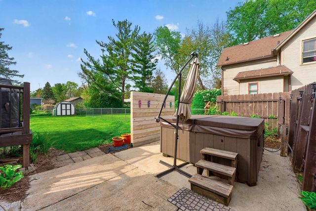 525 W HURLBUT Avenue, Belvidere, IL 61008