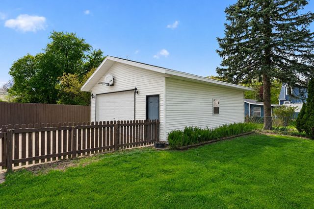 525 W HURLBUT Avenue, Belvidere, IL 61008